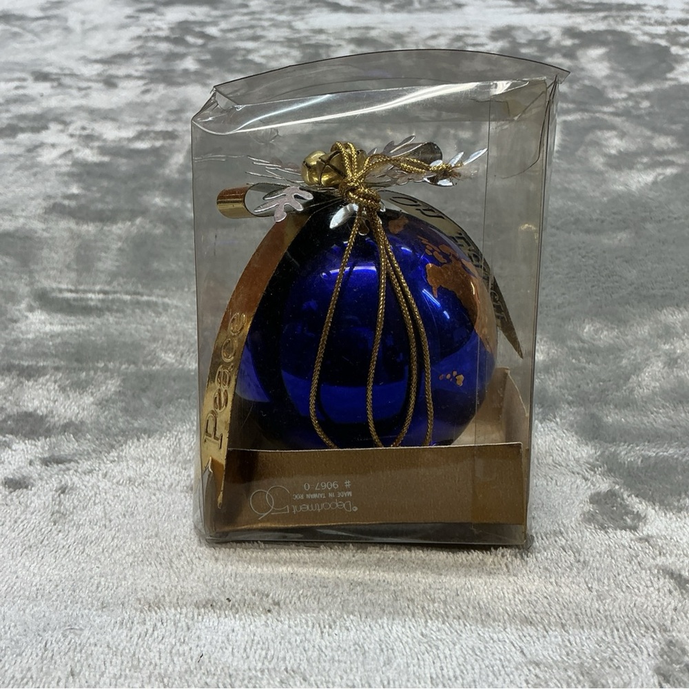 Vintage Department 56 Peace On Earth 9067-0 Christmas Ornament Gold Tone blue